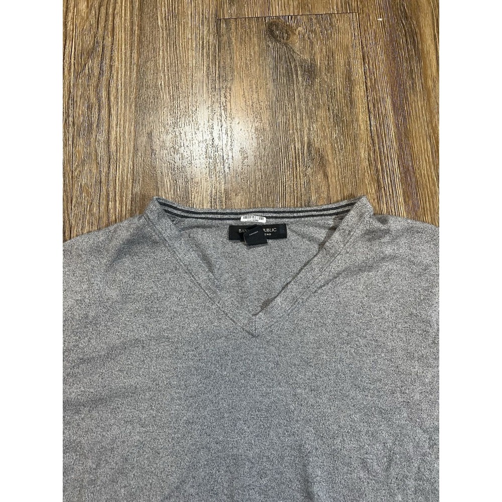 Banana Republic Mens Sweater Cashmere Silk Blend Medium Gray V-Neck  Academia - Picture 2 of 7